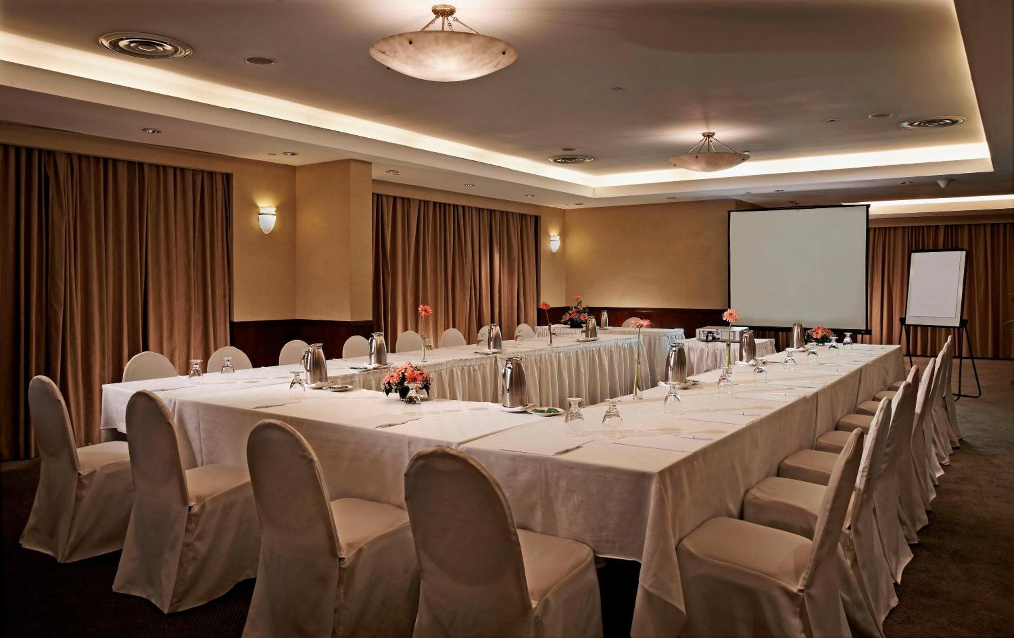 Khách sạn York 4*